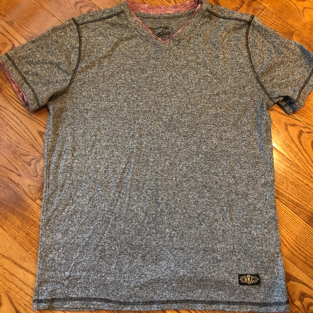 * TradeMark Brooklyn v-neck T-shirt